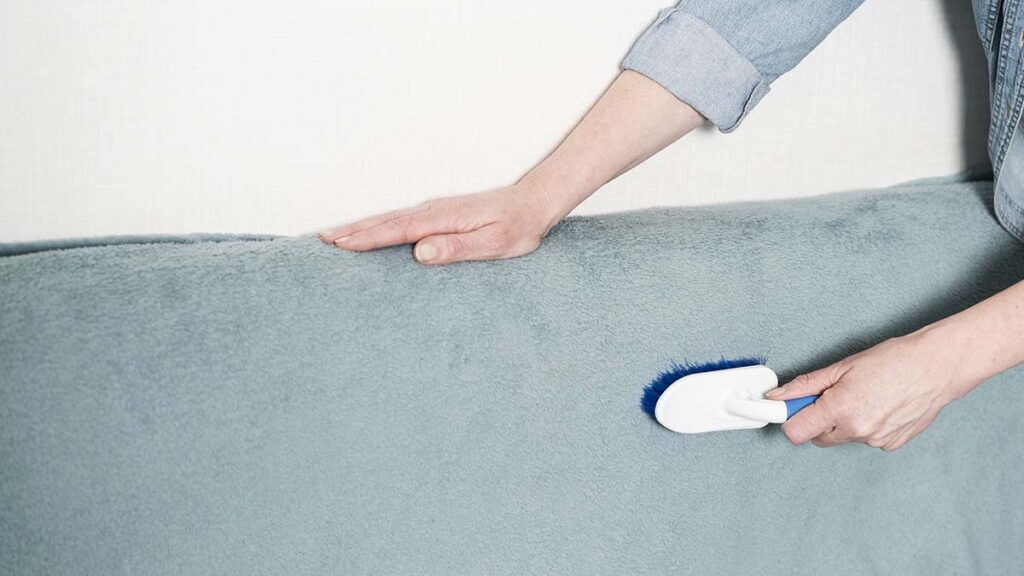 Cómo limpiar tapizados para prevenir alergias