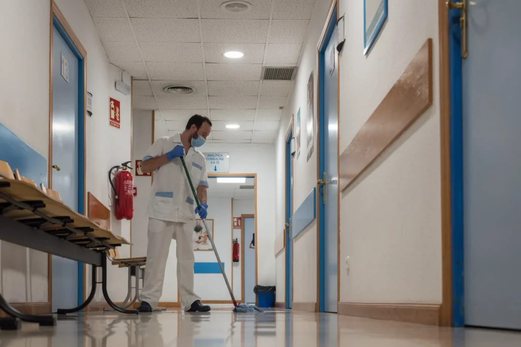 ¿Cómo han mejorado los avances tecnológicos la limpieza de hospitales?